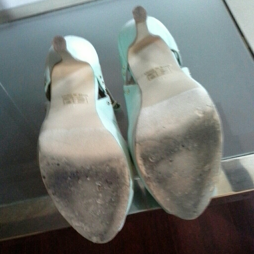 Shoes - Picture 3 of 3